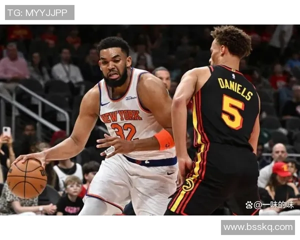 尼克斯与老鹰对决分析：战术解析与球员表现展望